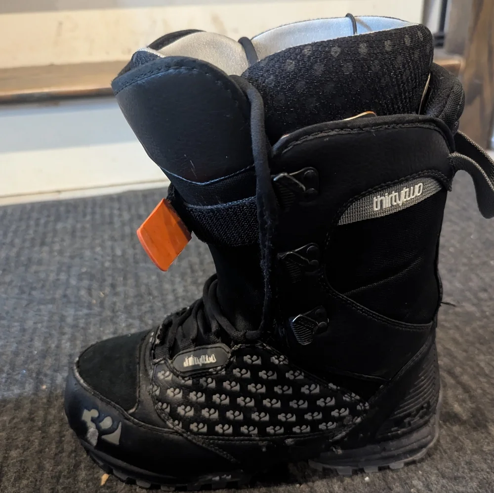 Thirty two leashed snowboarding boots - Picture 3 of 13